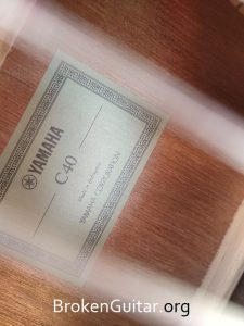 تشخیص گیتار یاماها c40 تقلبی